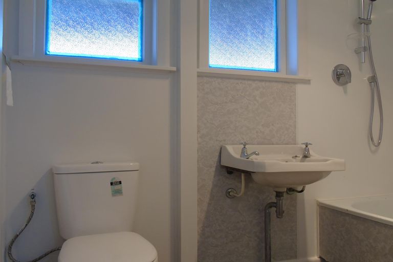 Photo of property in 44 Arimu Road, Papakura, 2110