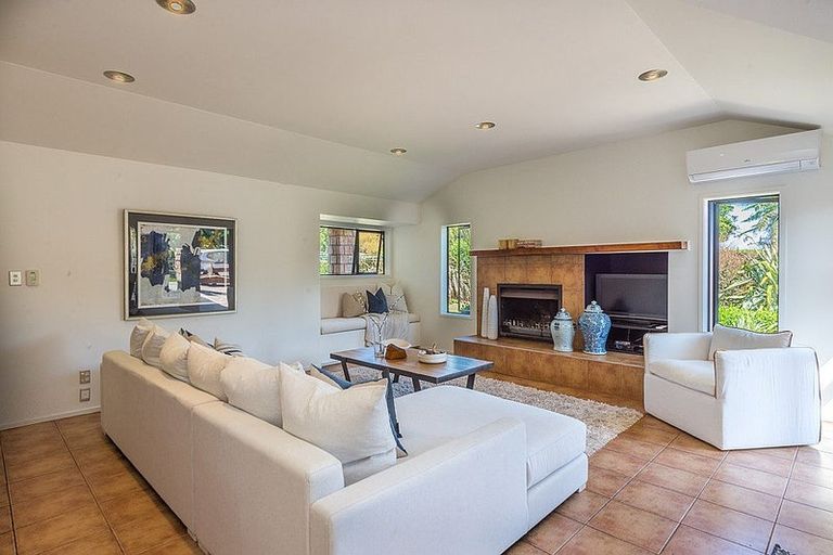 Photo of property in 74 Old Railway Road, Kumeu, 0892