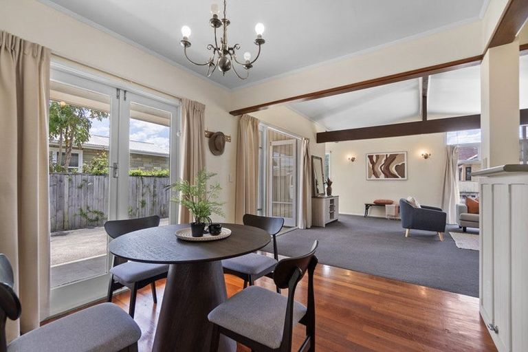 Photo of property in 24 Braid Road, St Andrews, Hamilton, 3200