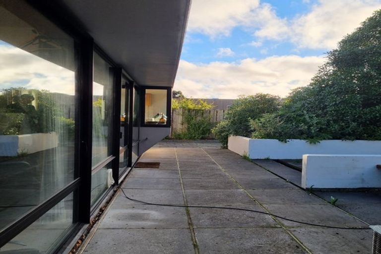 Photo of property in 100 Beachville Road, Redcliffs, Christchurch, 8081