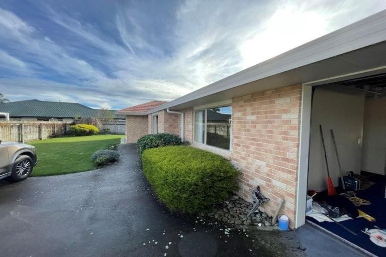 Photo of property in 83 Guildford Drive, Paraparaumu, 5032
