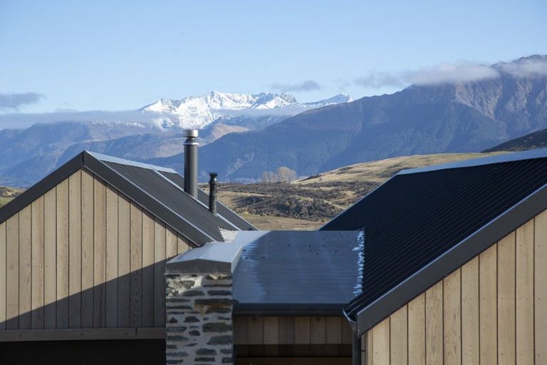 Photo of property in 11a Double Cone Road, Jacks Point, Queenstown, 9371