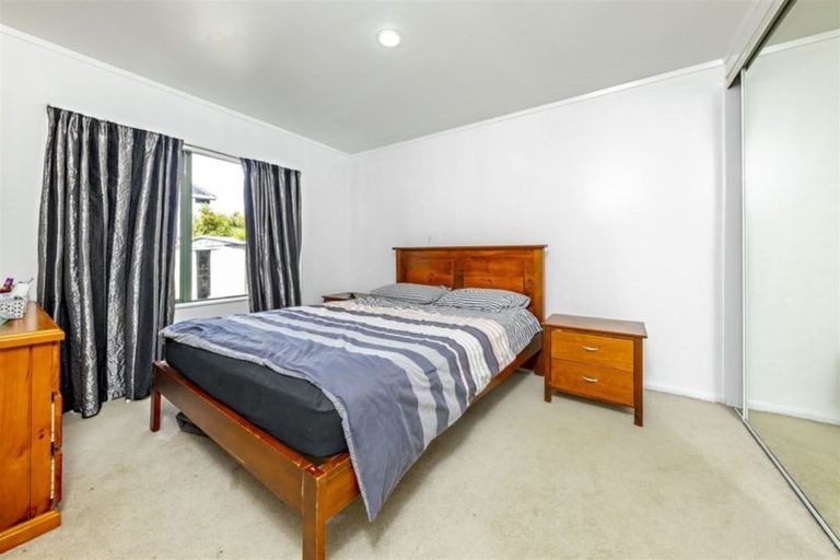 Photo of property in 4 Bernina Place, Weymouth, Auckland, 2103