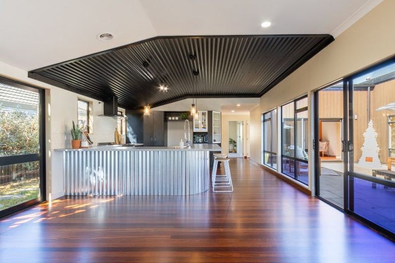 Photo of property in 22 Millennium Hill, Paraparaumu, 5032