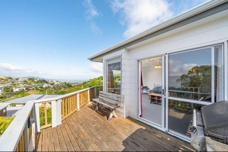 Photo of property in 2/259 Major Drive, Kelson, Lower Hutt, 5010