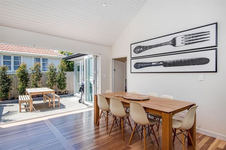 Photo of property in 22 Bardia Street, Belmont, Auckland, 0622