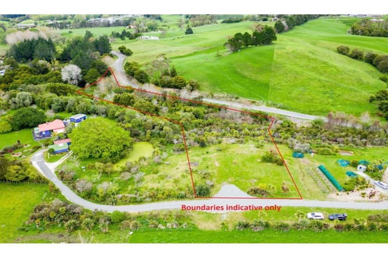 Photo of property in 126 Oneriri Road, Kaiwaka, 0573