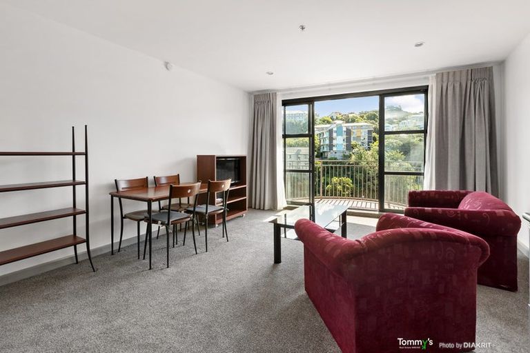 Photo of property in Atrium Towers, 8g/154 The Terrace, Wellington Central, Wellington, 6011