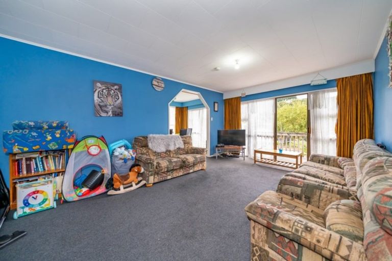Photo of property in 27a Gemstone Drive, Birchville, Upper Hutt, 5018
