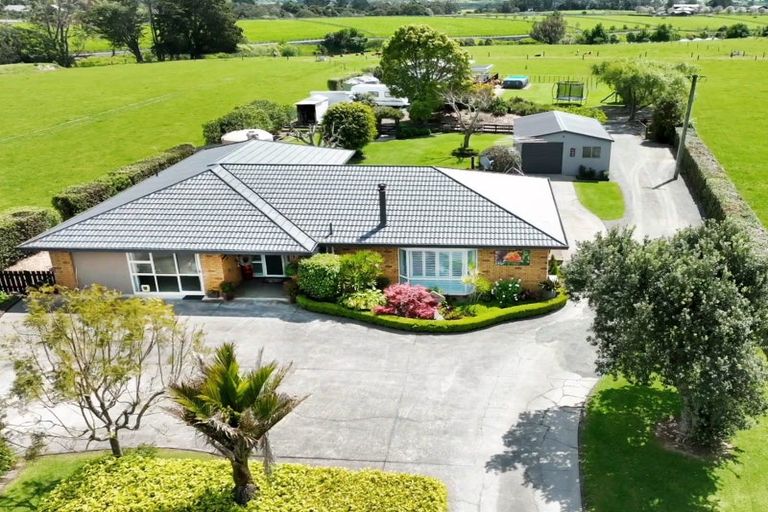 Photo of property in 590 Clevedon Kawakawa Road, Clevedon, Papakura, 2585
