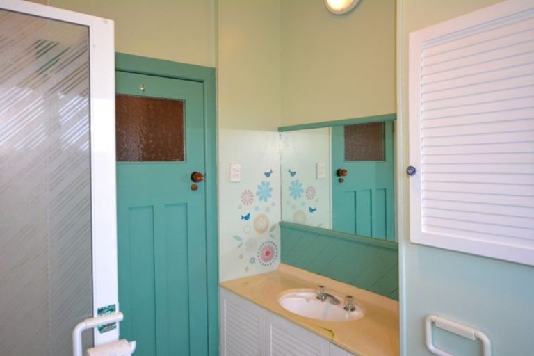 Photo of property in 45 Glendevon Place, Vauxhall, Dunedin, 9013