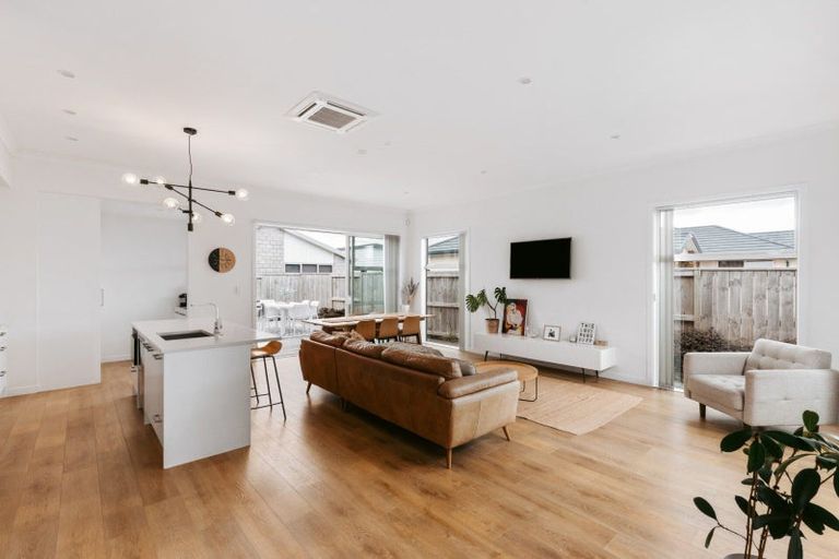 Photo of property in 24 Knightia Drive, Papamoa Beach, Papamoa, 3118