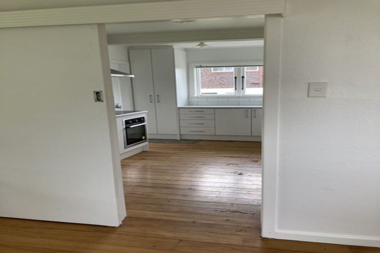 Photo of property in 6 Koromiko Street, New Lynn, Auckland, 0600