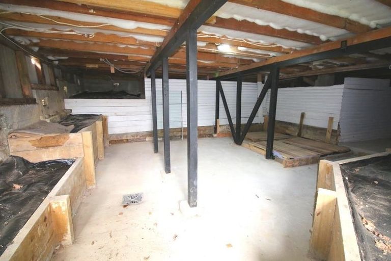 Photo of property in 124 Browns Bay Road, Rothesay Bay, Auckland, 0630