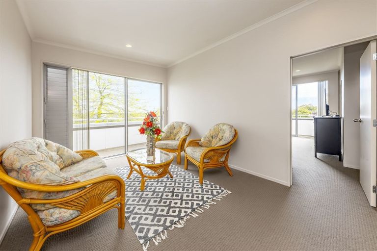 Photo of property in 30 Willow Camp Road, Takanini, 2112