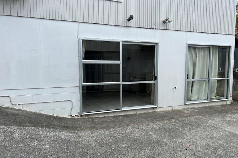 Photo of property in 3 Kerria Place, Sunnynook, Auckland, 0620