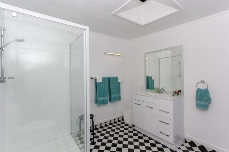 Photo of property in 84 Whiteley Street, Moturoa, New Plymouth, 4310