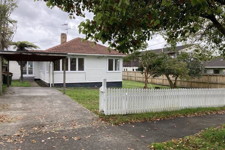 Photo of property in 6 Koromiko Street, New Lynn, Auckland, 0600