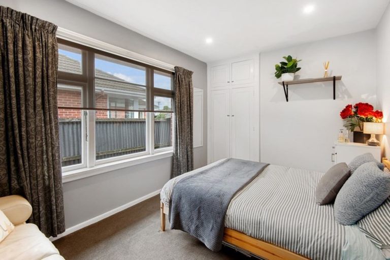 Photo of property in 1/11 Harris Crescent, Papanui, Christchurch, 8053