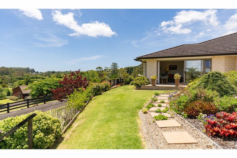 Photo of property in 20 Access Heights, Kerikeri, 0230