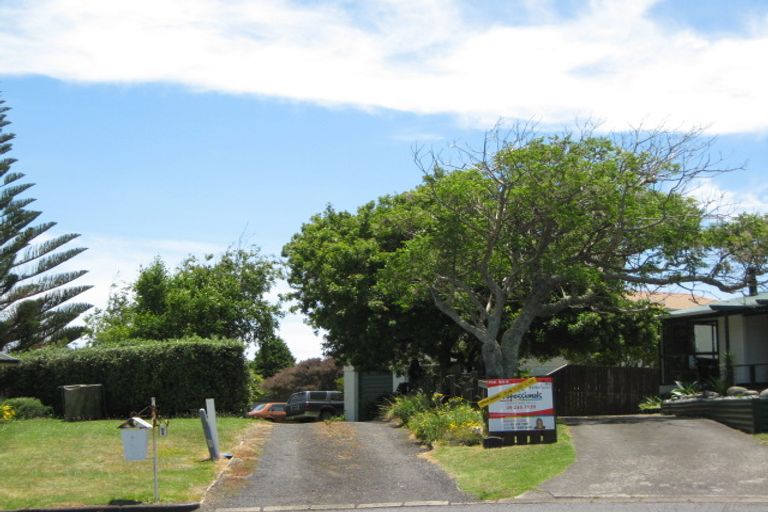 Photo of property in 5 Vela Place, Clarks Beach, 2122