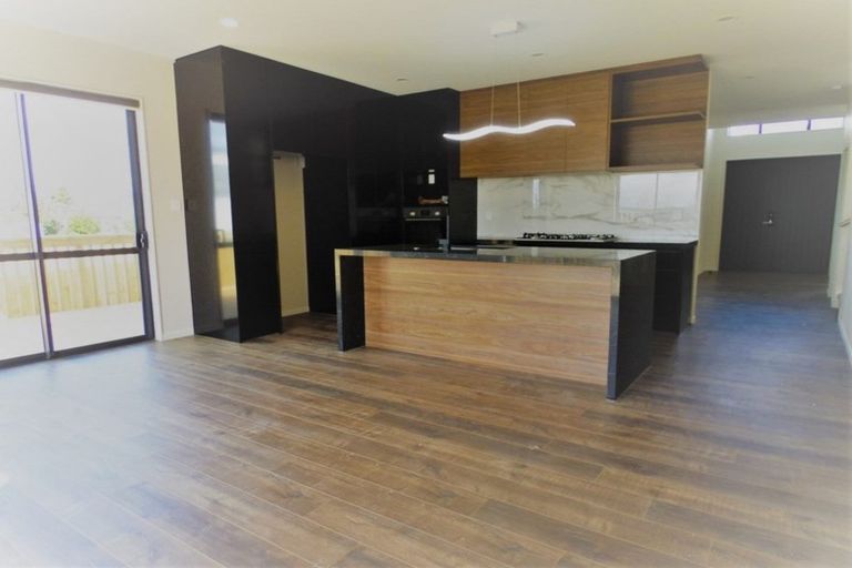 Photo of property in 13 Habitat Place, Hobsonville, Auckland, 0616