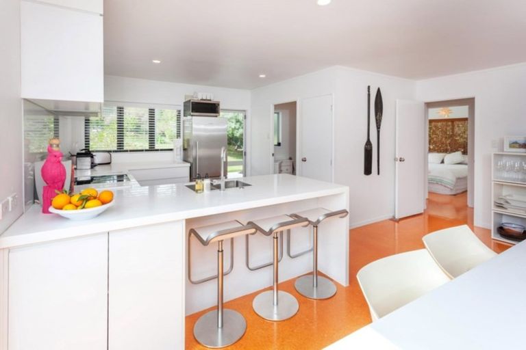 Photo of property in 150 Ocean Beach Road, Tairua, 3508