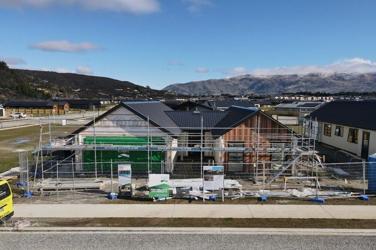 Photo of property in 14 Moonstone Street, Albert Town, Wanaka, 9305