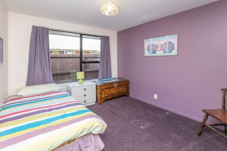 Photo of property in 2/14 Innisfree Place, Northwood, Christchurch, 8051