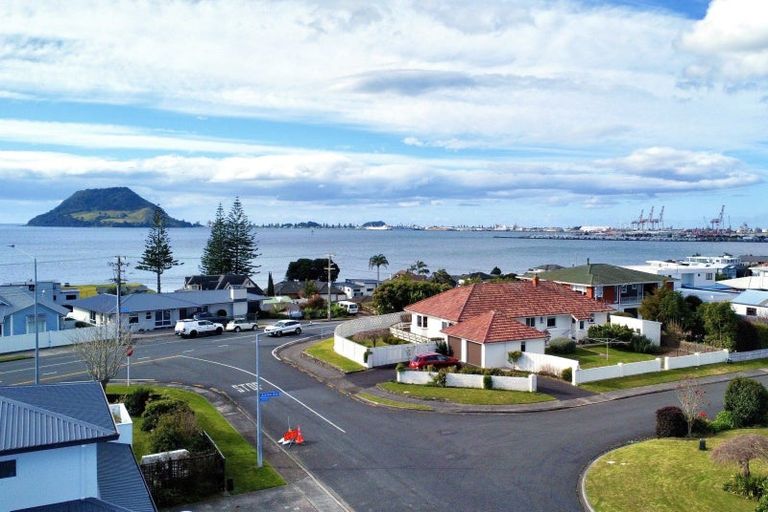 Photo of property in 2 Acklam Avenue, Otumoetai, Tauranga, 3110
