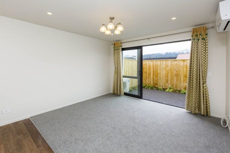 Photo of property in 4/6 Exchange Street, Ebdentown, Upper Hutt, 5018