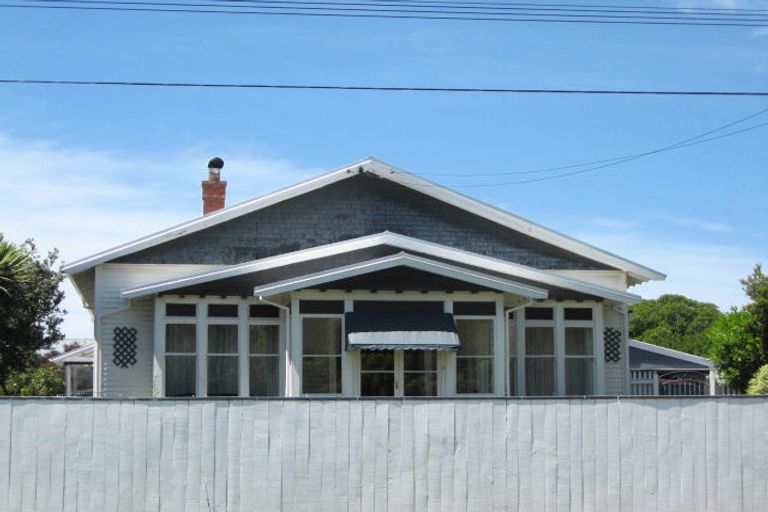 Photo of property in 2/96 Kerrs Road, Avonside, Christchurch, 8061