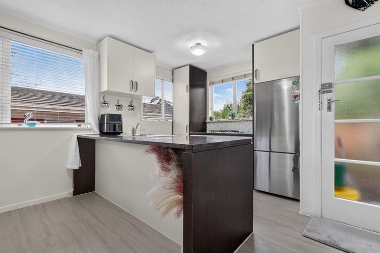 Photo of property in 209b Edmonton Road, Te Atatu South, Auckland, 0610