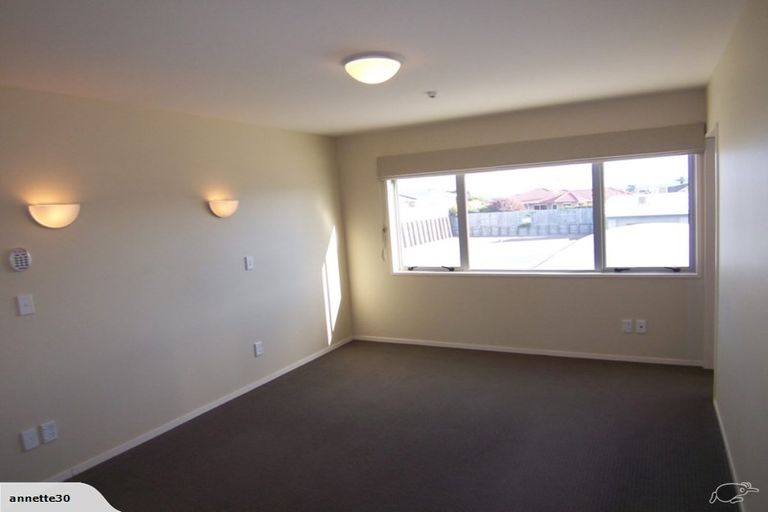 Photo of property in 1/1086 Papamoa Beach Road, Papamoa Beach, Papamoa, 3118