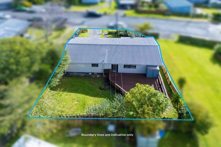 Photo of property in 2/33 Lavelle Road, Henderson, Auckland, 0612