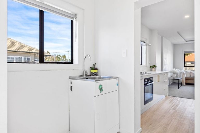 Photo of property in 86 Racecourse Road, Sockburn, Christchurch, 8042