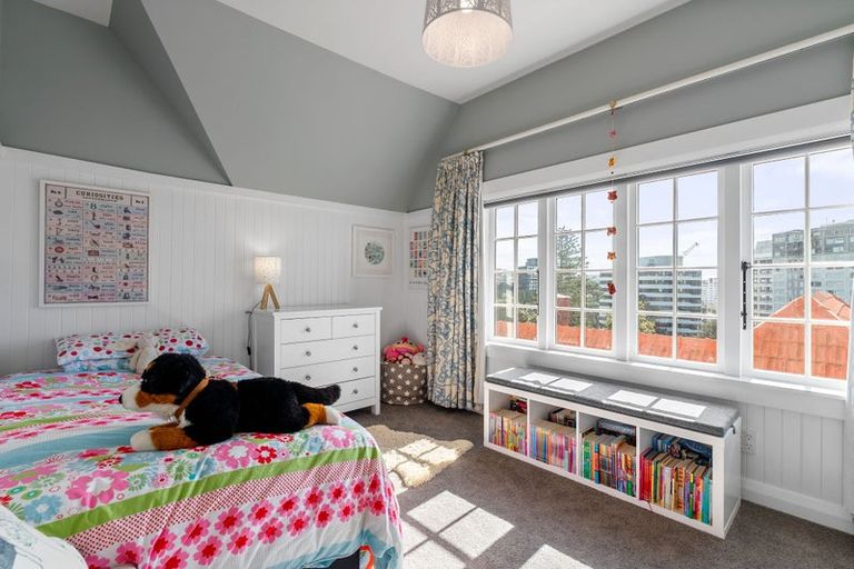 Photo of property in 84 Bolton Street, Kelburn, Wellington, 6012