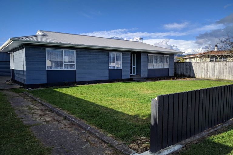 Photo of property in 3 Heather Street, Levin, 5510