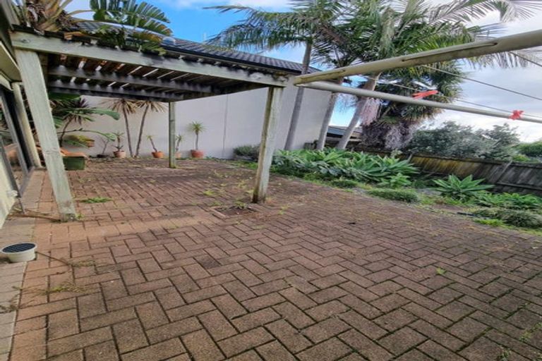 Photo of property in 29 Spalding Rise, Golflands, Auckland, 2013