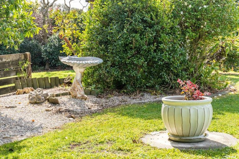 Photo of property in 18 Seaview Road, Ruakaka, 0116