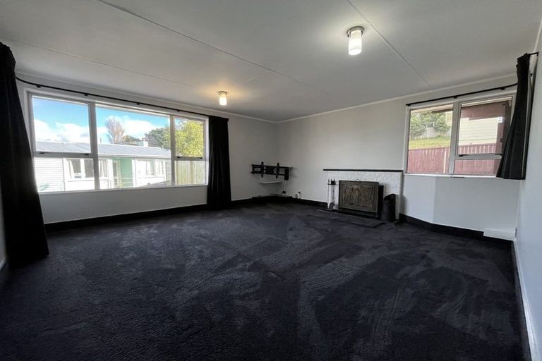 Photo of property in 13 Sombrero View, Ascot Park, Porirua, 5024