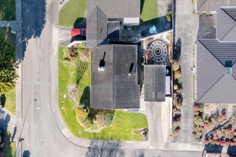 Photo of property in 1 Edgewater Street, Waikanae, 5036