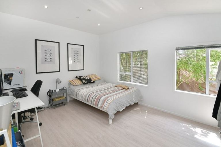 Photo of property in 4 Albert Hall Drive, Red Beach, 0932