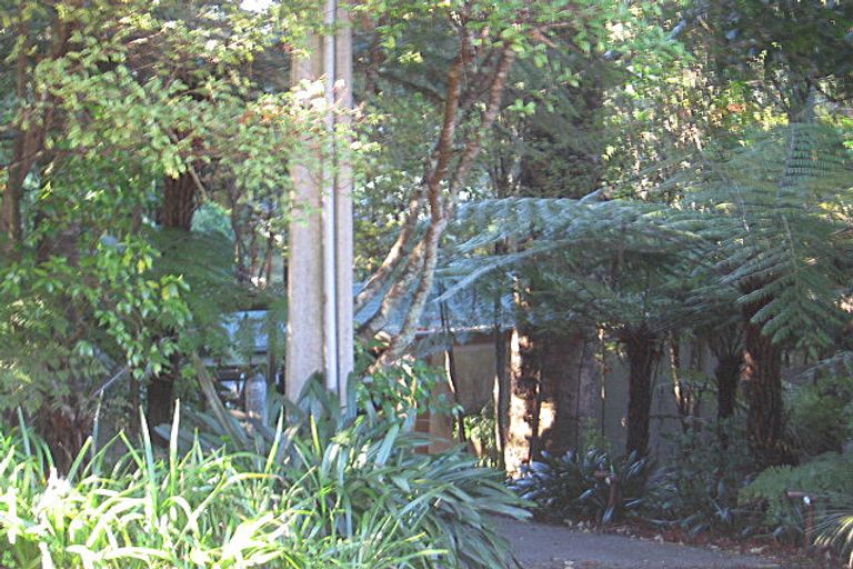 Photo of property in 15 Tawini Road, Titirangi, Auckland, 0604