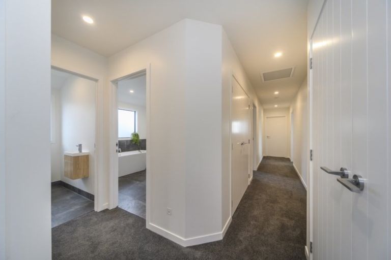 Photo of property in 21 Silicon Way, Fitzherbert, Palmerston North, 4410