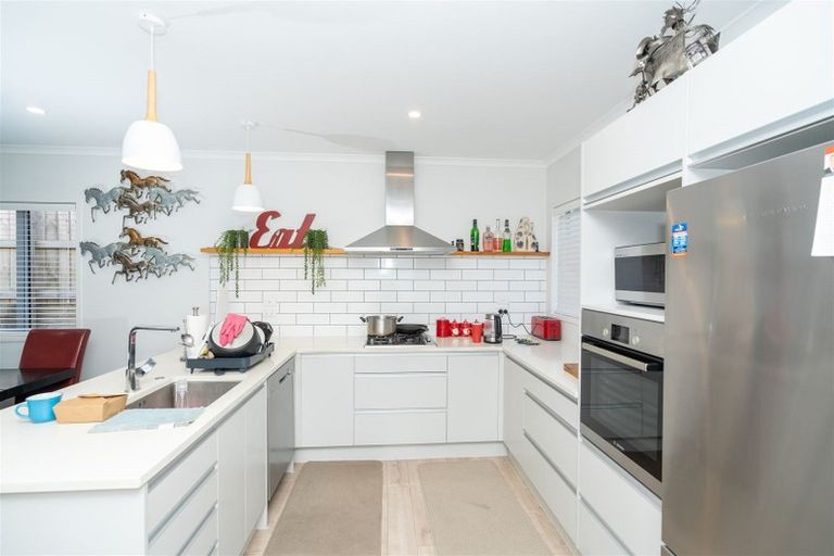 Photo of property in 6 Springside Court, Huntington, Hamilton, 3210