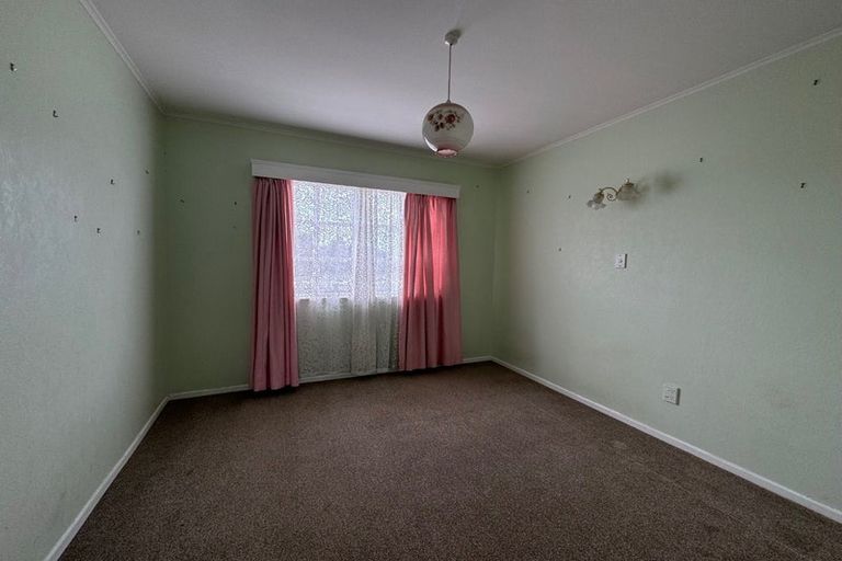 Photo of property in 295 Swanson Road, Ranui, Auckland, 0612