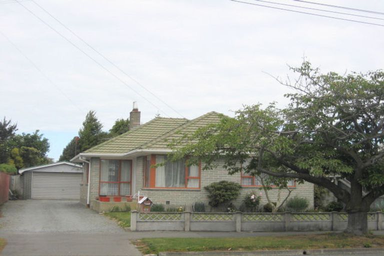 Photo of property in 8 Cotswold Avenue, Bishopdale, Christchurch, 8053