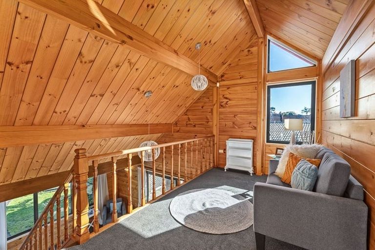 Photo of property in 14 Muscat Place, Henderson, Auckland, 0612