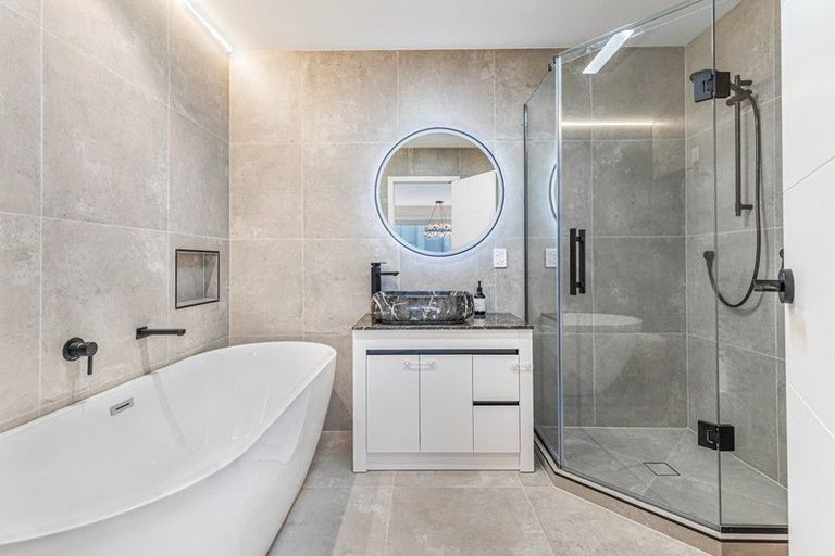 Photo of property in 3 Hea Road, Hobsonville, Auckland, 0616